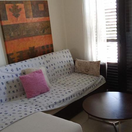 2 Bedroom Apartment In Makenzi Larnaca Luaran gambar