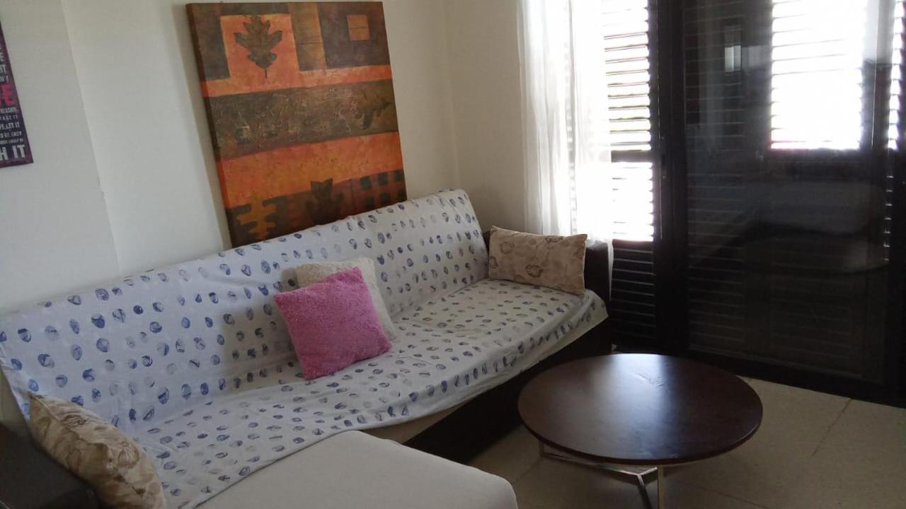 2 Bedroom Apartment In Makenzi Larnaca Luaran gambar