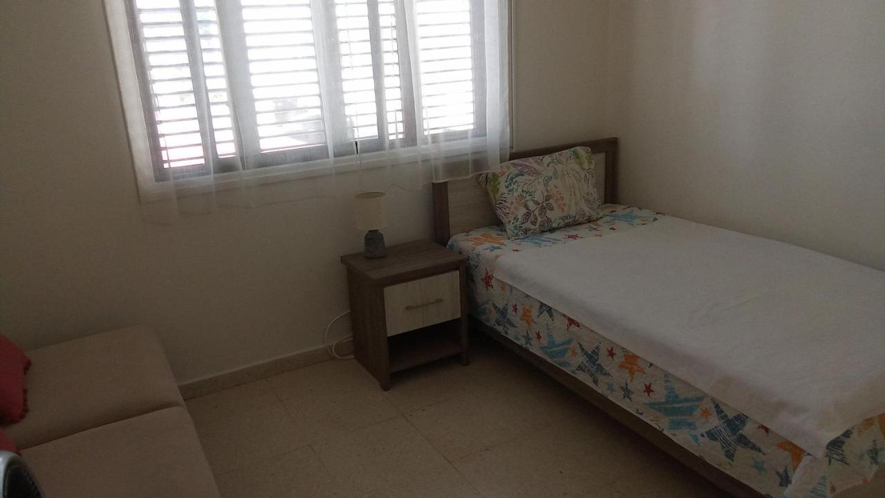2 Bedroom Apartment In Makenzi Larnaca Luaran gambar