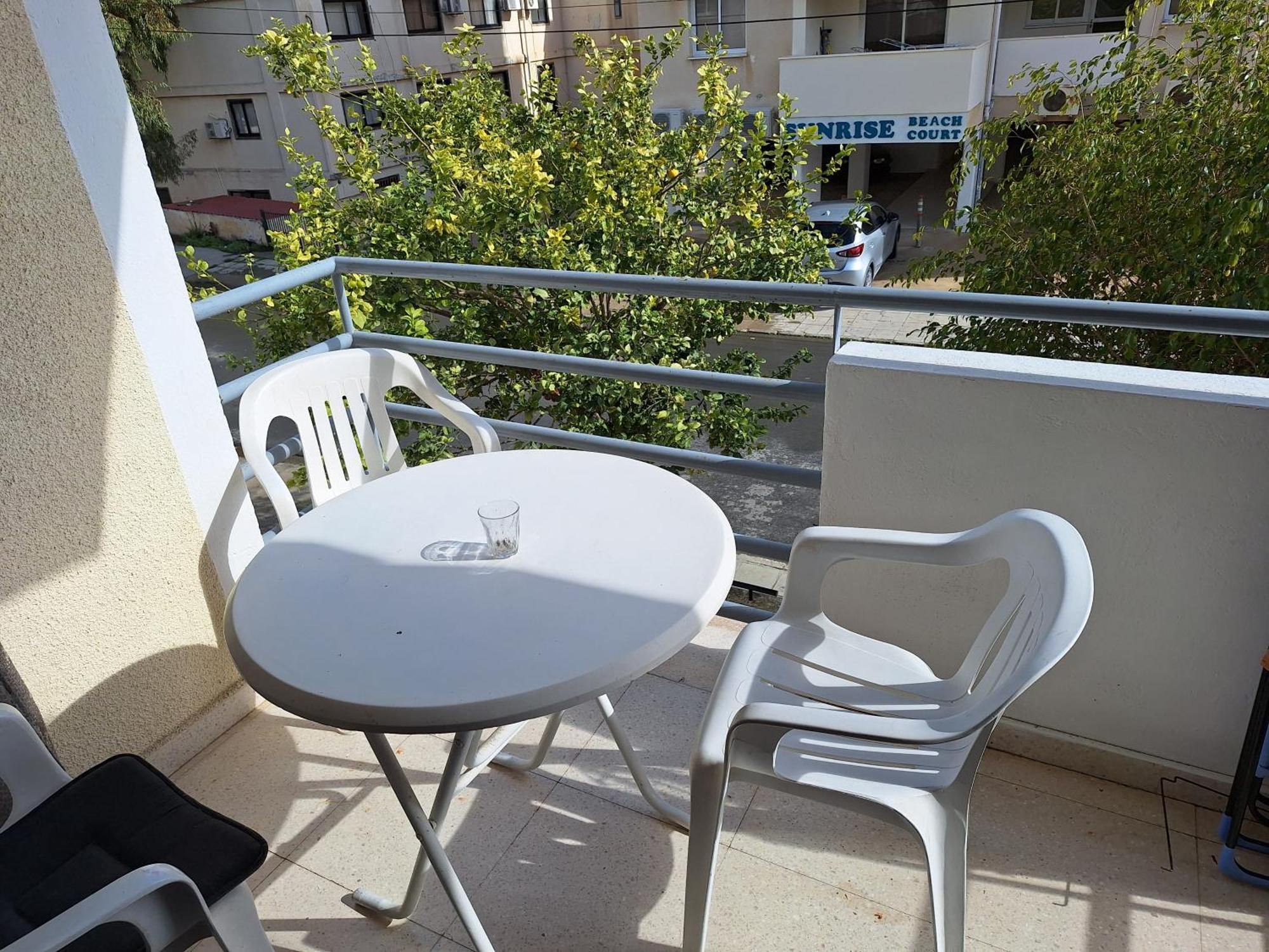 2 Bedroom Apartment In Makenzi Larnaca Luaran gambar